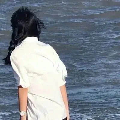 石河子伴游女生武映颖的资料