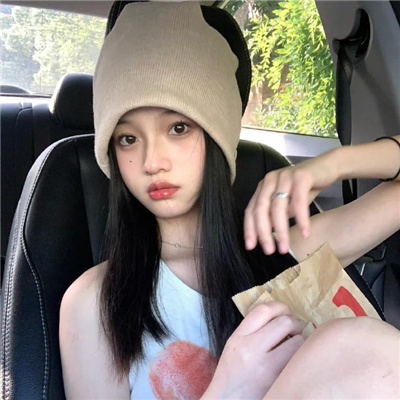 石河子伴游女生丛河灵的资料