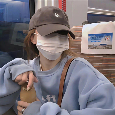 石河子伴游女生休丹云的资料